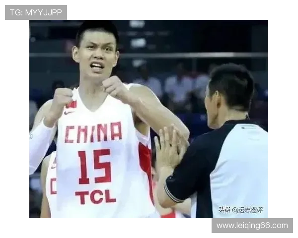 许钟豪铁山靠致亚洲第一后卫报销，CBA 恶汉再引国际争议(2)